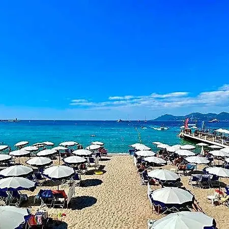 Hotel 3 Pices Agrable, Confortable Cannes